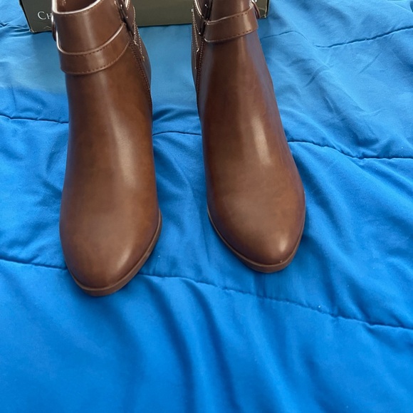 NIB Charter Club Tan Ankle Boots with Gold Buckle - Picture 2 of 7